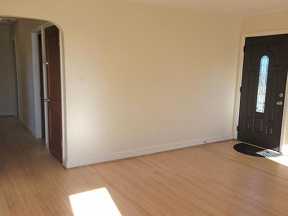 3rd image of 3217 Randall Rd