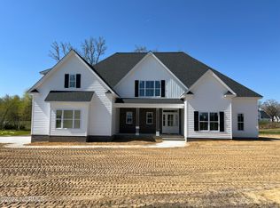 2892 Beddard Rd, Grimesland, NC 27837