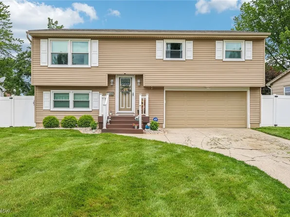 1842 Woodlawn Ave, Poland, OH 44514