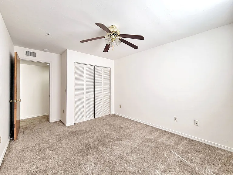 2360 SW Archer Rd #505 — Photo 17