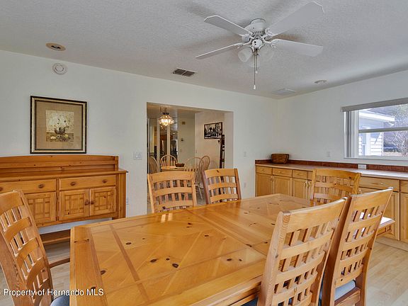 5th image of 7095 Blackbird Ave