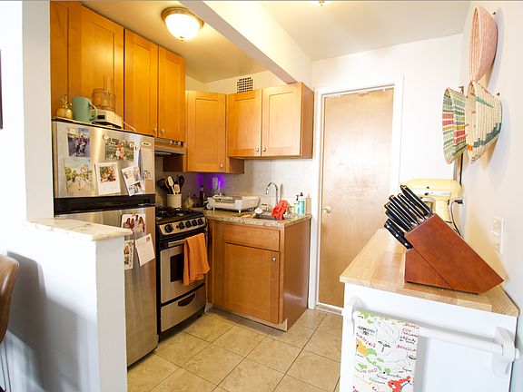 3rd image of 432 E 11th St APT 2RB