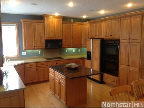 4th image of 4861 Lilac Pl N