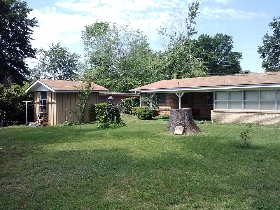 2nd image of 3402 N Robison Rd