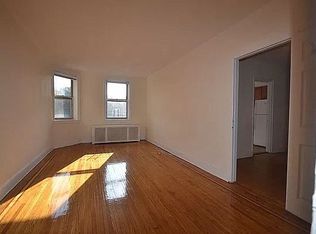 6015 Fresh Pond Rd #6B, Maspeth, NY 11378