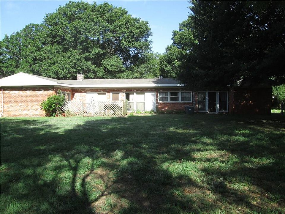 1st image of 1204 Elmwood Cir