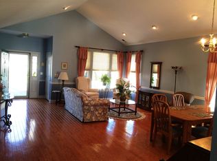 14 Hummingbird Dr, Hamilton, NJ 08690