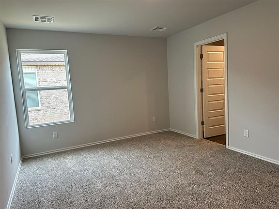 5th image of 4112 Olivia St