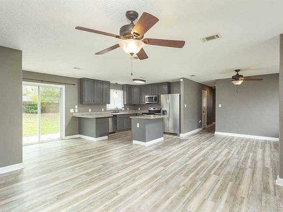 5th image of 3237 Maplewood Dr