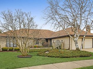 741 Oakwood Ct, Westmont, IL 60559