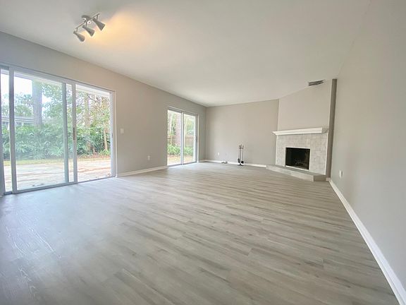 4th image of 104 Coral Ct