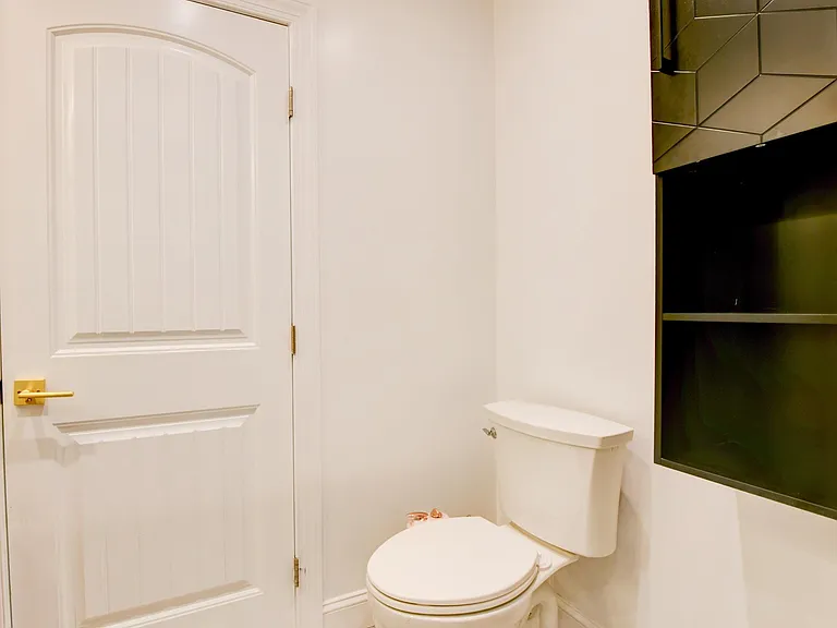50 Chestnut St — Photo 22