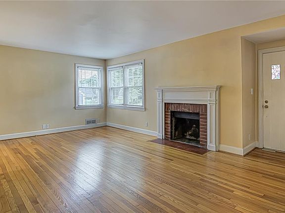 4th image of 853 Fenimore St