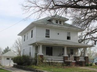 407 E 5th St, Cameron, MO 64429