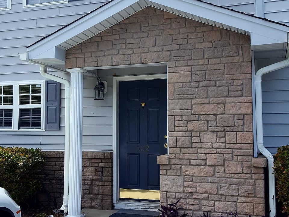 1st image of 502 Sunnyside Way