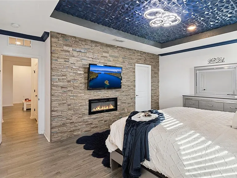 2264 Emerald Springs Dr — Photo 16