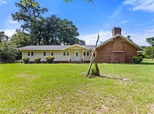 653 Seth Turner Rd, Albertson, NC 28508