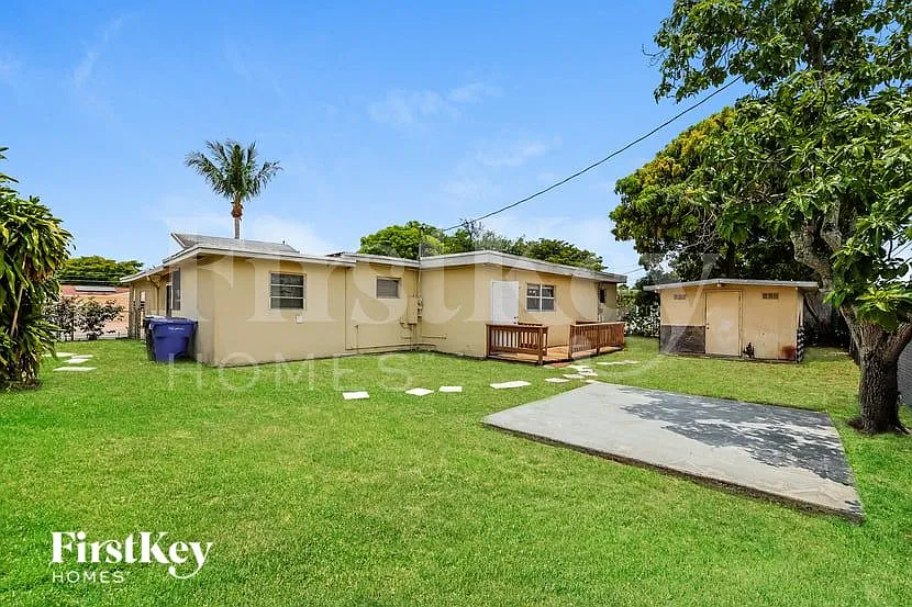 4 bed, 2.0 bath, 1850 sqft, $3,965 — Photo 1