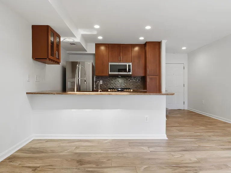 1029 N Stuart St #705 — Photo 6