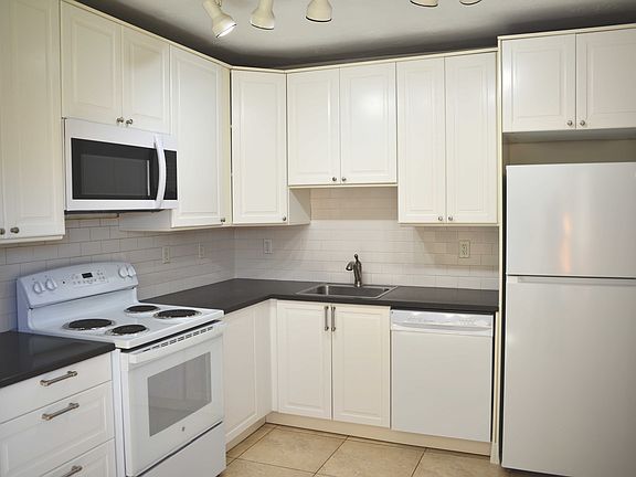 4th image of 12545 SW 84th Avenue Rd