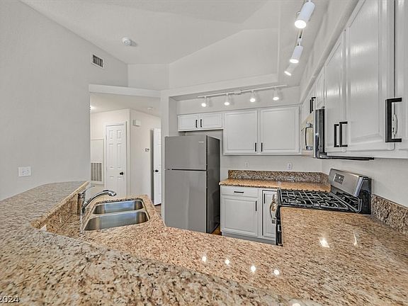 5th image of 395 Manti Pl #395