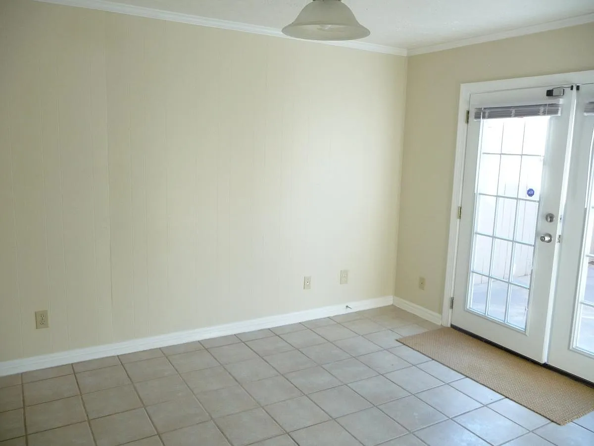 2 bed, 2.5 bath, 1392 sqft, $1,950 — Photo 1