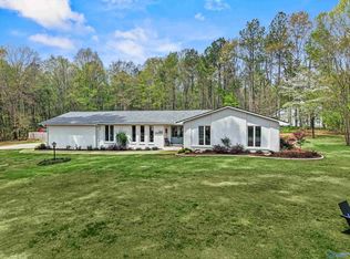 386 York Dr, Rogersville, AL 35652