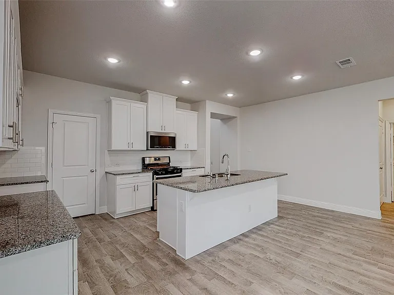 961 Waterview Dr — Photo 9