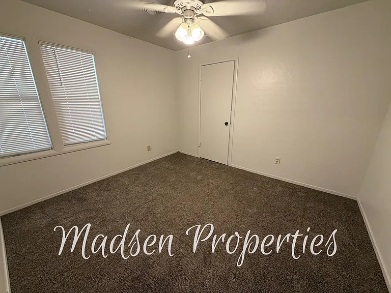 325 W 3rd Ave — Photo 15