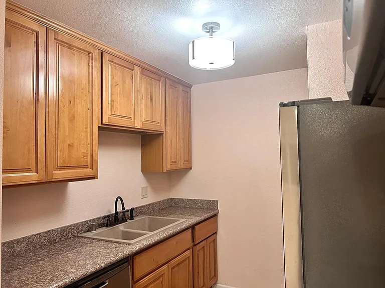 1937 Messina Dr — Photo 10