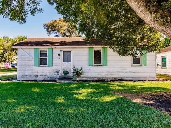 12374 Lakeshore Drive, Canal Point, FL 33438