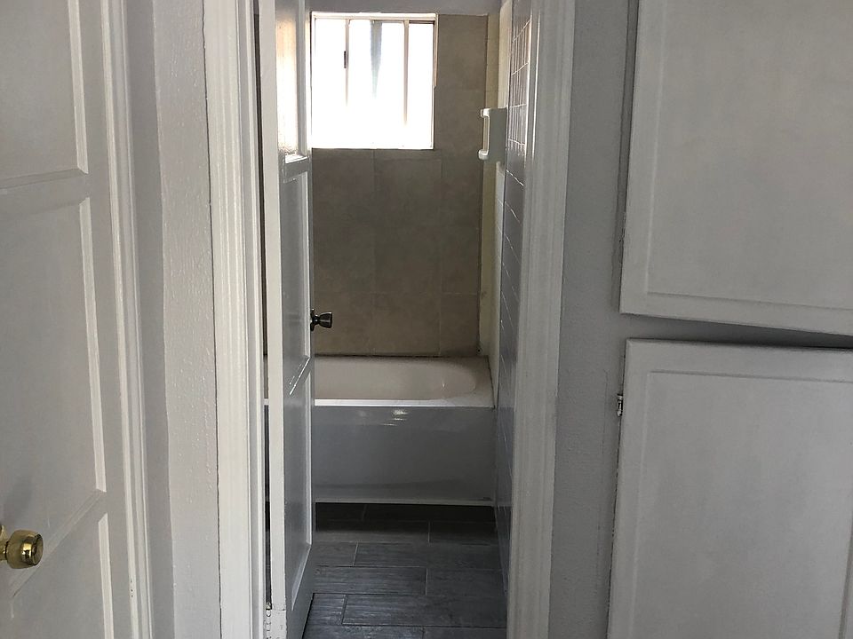 1st image of 9528 Alameda St #B