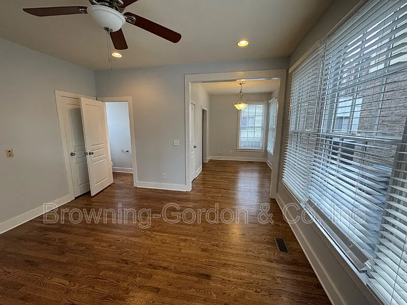 Building Photo - 1410 Caldwell Ave #4