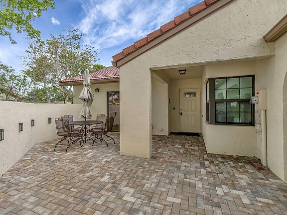 4th image of 5579 Parkwalk Circle E