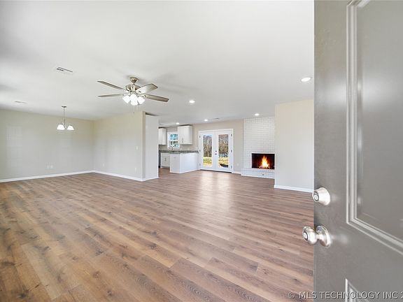 5th image of 11919 E Southern Hills Rd