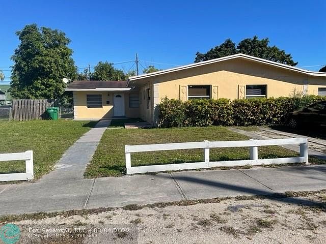 1st image of 18357 NE 1st Ct