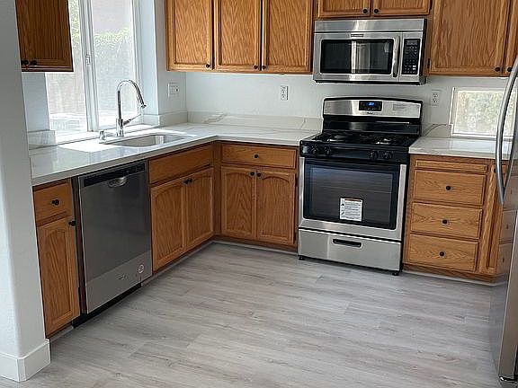 3rd image of 7 Sophia Ct