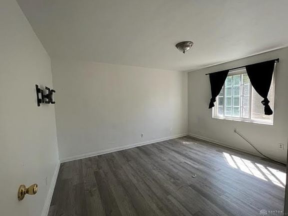 2nd image of 2219 Avalon Ave