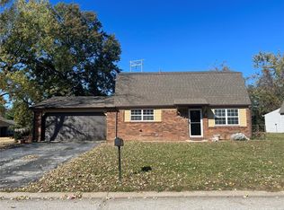 201 Country Meadow Ln, Belleville, IL