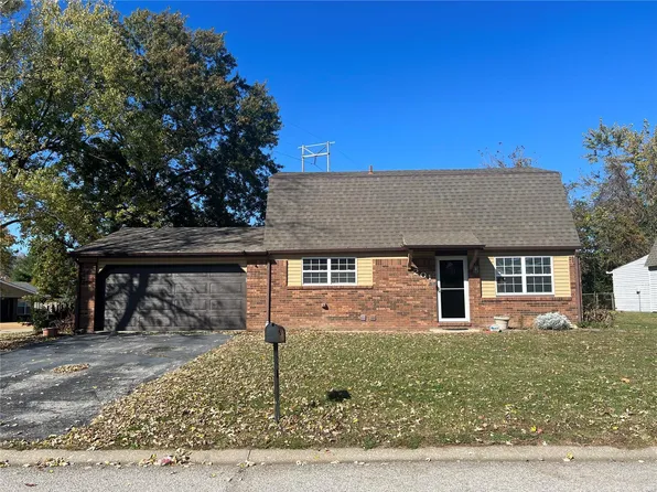 201 Country Meadow Ln, Belleville, IL 62221