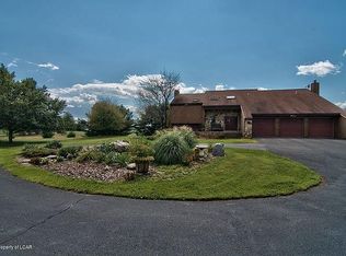 313 Lake Louise Rd, Dallas, PA 18612