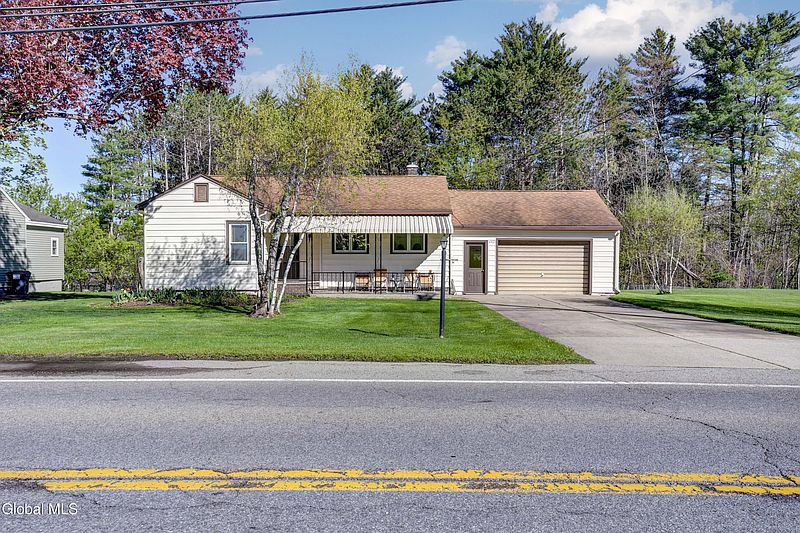 3rd image of 450 S Kingsboro Avenue