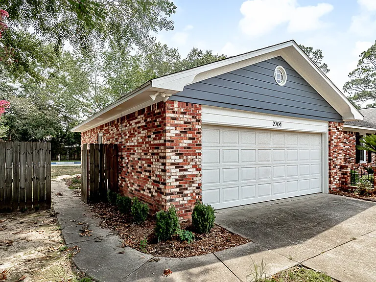 2704 Powhatan Dr — Photo 8