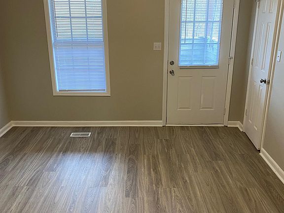 4th image of 22 Drew Ln #22