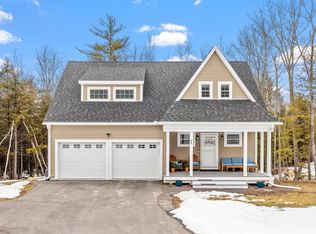 12 Overlook Dr, Raymond, NH 03077