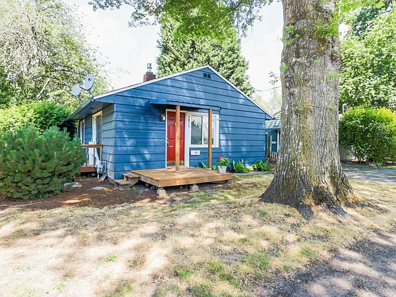 3rd image of 3813 E McLoughlin Blvd