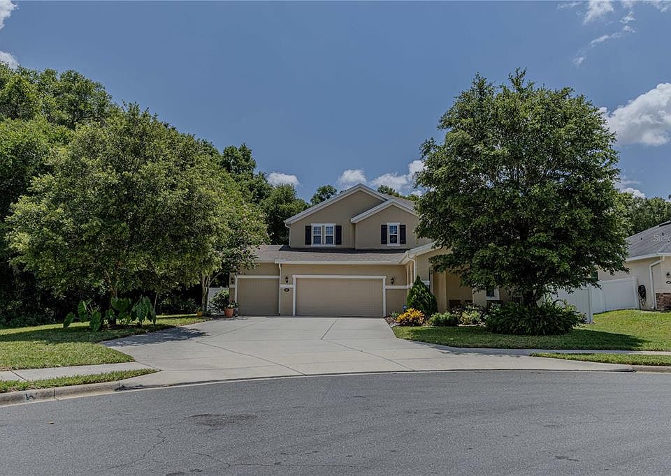 1st image of 601 Gordonia Ct