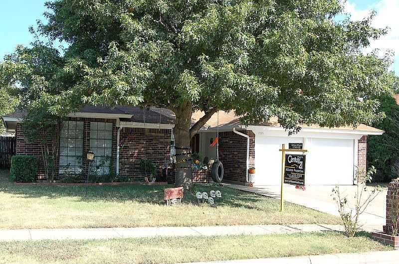 1st image of 1136 W Hills Ter