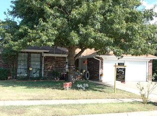 1136 W Hills Ter, Saginaw, TX 76179
