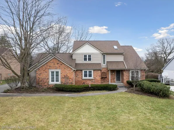 33819 Yorkridge St, Farmington Hills, MI 48331